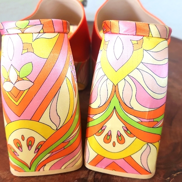 NWOT..Plarform Heels - Picture 8 of 9